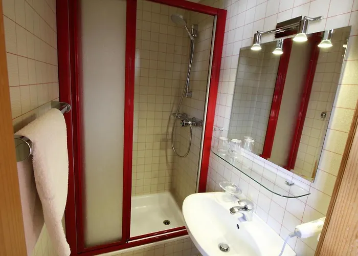 Meikl By Managers * كيتزبوهيل